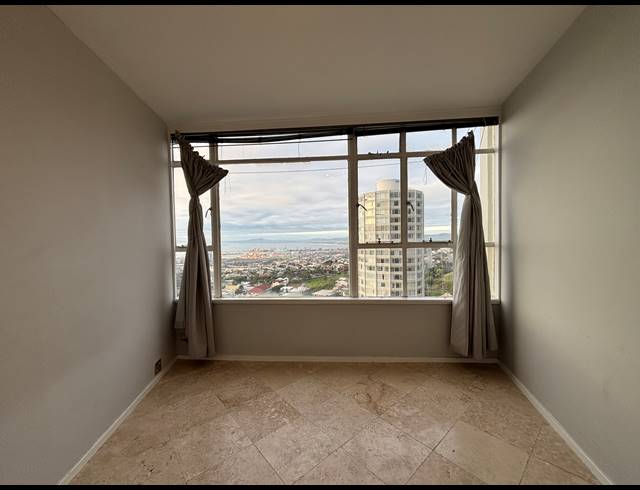 2 BEDROOM APARTMENT TO LET IN VREDEHOEK